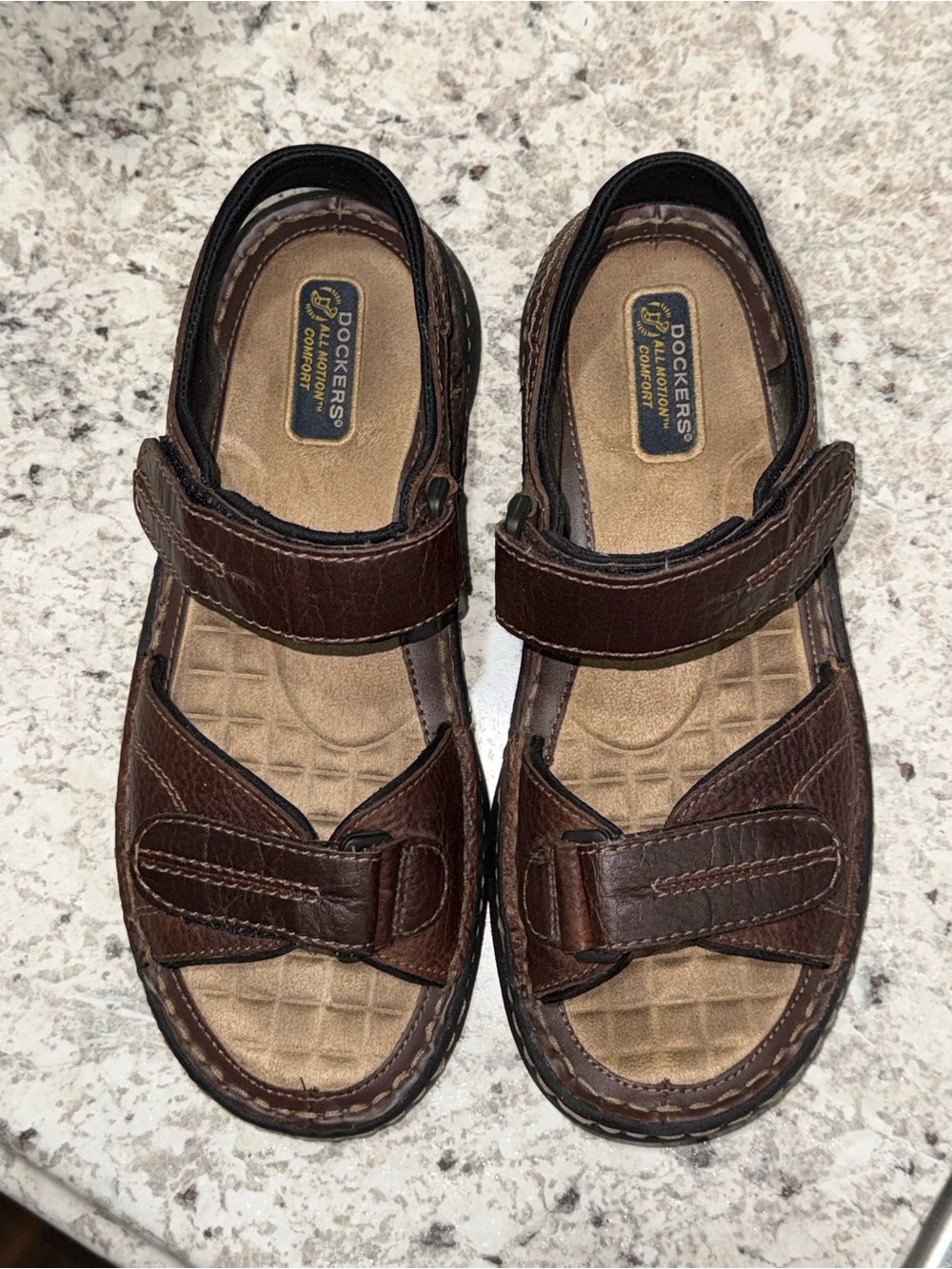 Dockers Men’s Brown Leather Velcro Sandals size 9M